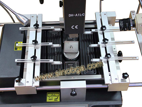 Soldering desodlering BGA rework station with independent heaters