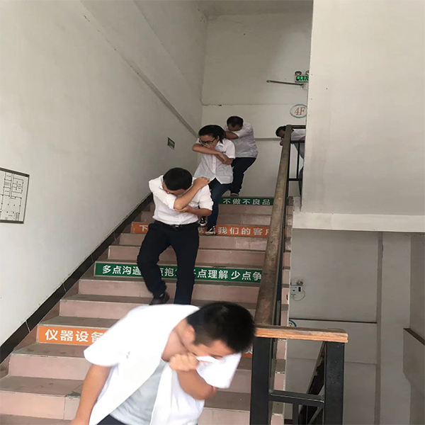 Escape in the stairs 